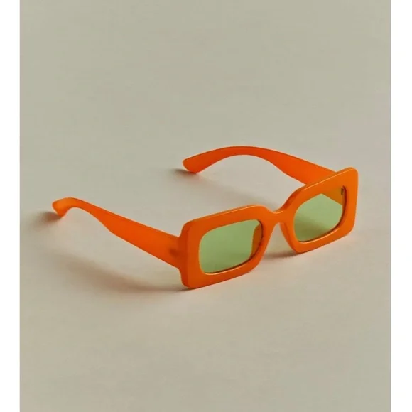 Urban Outfitters Trip chunky rectangle sunglasses Urban Outfitters | Accessories | Urban Outfitters Trip  main image 3